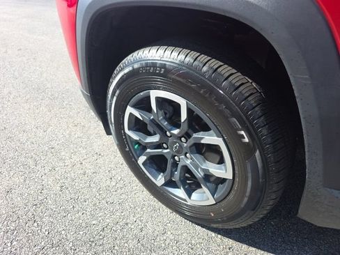 Used 2025 Chevrolet Equinox ACTIV AWD/4WD image 12