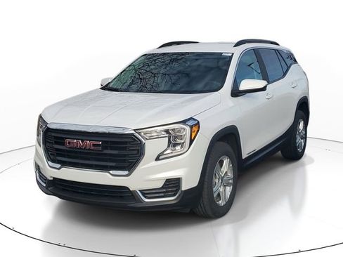 Certified 2023 GMC Terrain SLE w/ Driver Convenience Package image 2