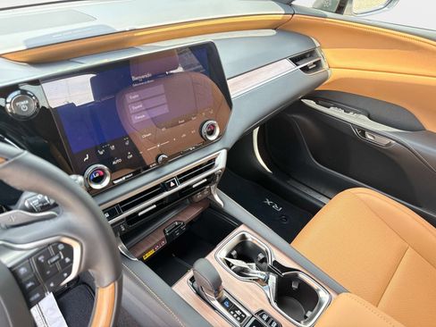 New 2026 Lexus RX 450h AWD image 17