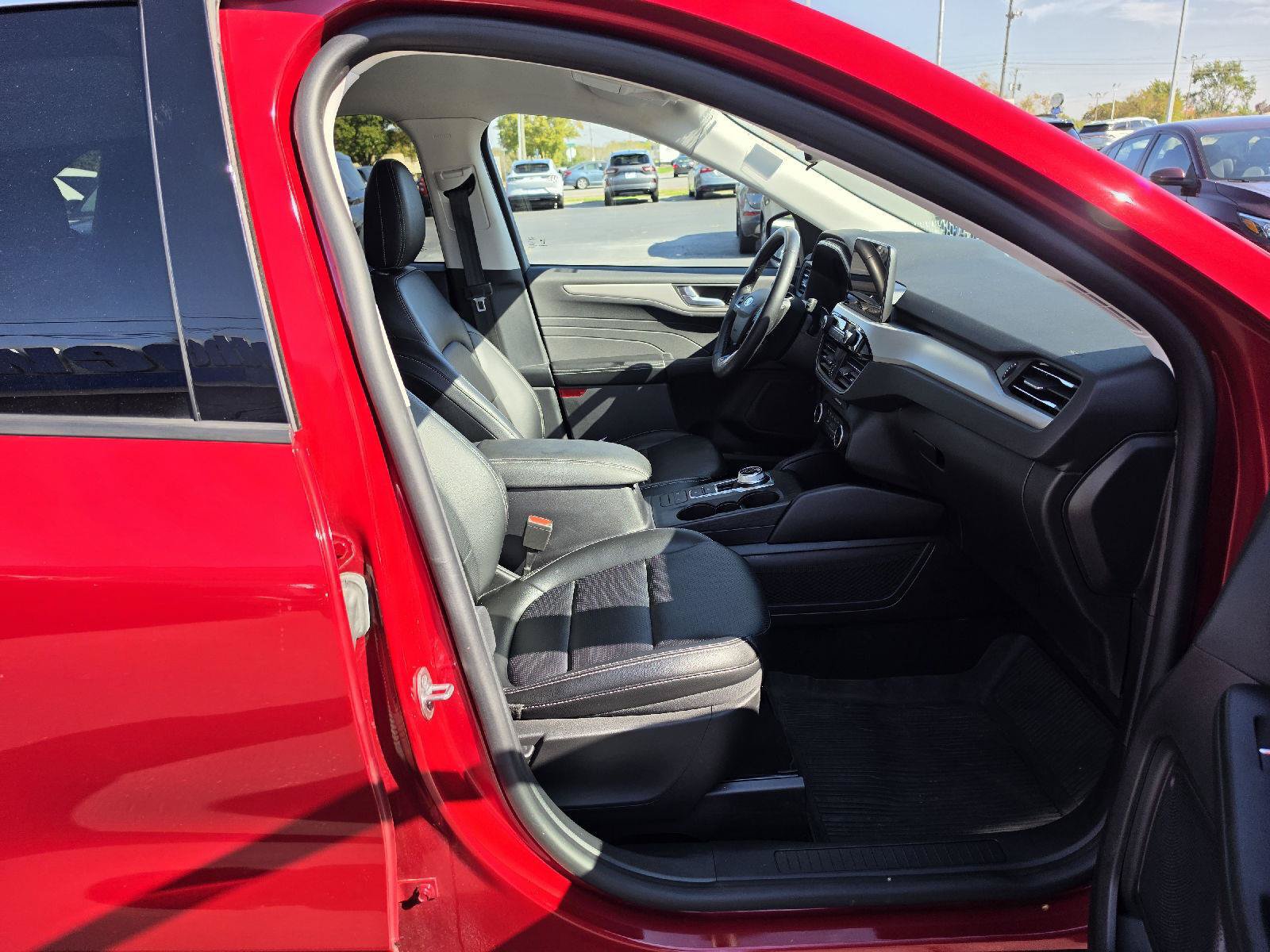 Used 2022 Ford Escape SEL AWD/4WD image 7