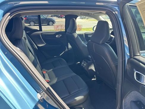 Certified 2025 Volvo XC40 B5 Plus AWD/4WD image 13