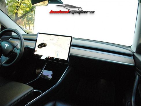 Used 2019 Tesla Model 3 Performance image 14