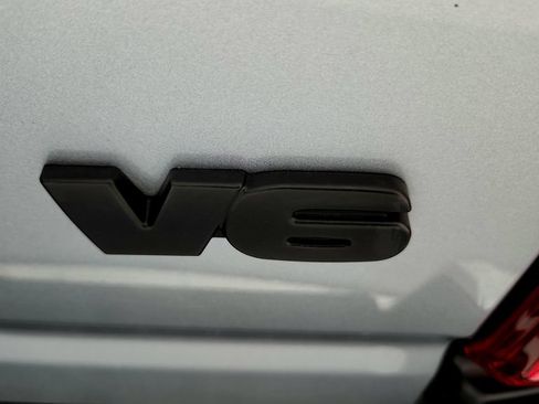 Certified 2022 Toyota Tacoma SR5 AWD/4WD image 14