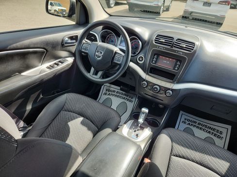 Used 2017 Dodge Journey SE image 39
