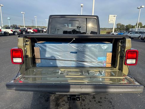New 2025 Jeep Gladiator Sport w/ Dual Top Group image 22