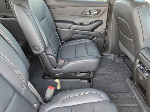Used 2022 Chevrolet Traverse LT w/ LPO, Floor Liner Package FWD image 29