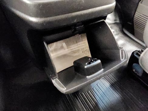 Used 2018 GMC Savana 3500 LT w/ LT Preferred Equipment Group image 28