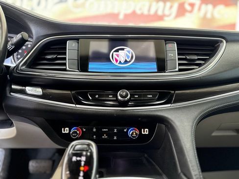 Used 2021 Buick Enclave Essence image 40