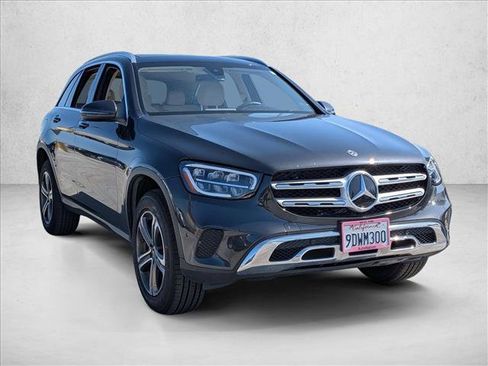 Used 2021 Mercedes-Benz GLC 300 4MATIC image 3