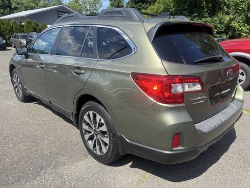 Used 2016 Subaru Outback 2.5i Limited AWD/4WD image 2
