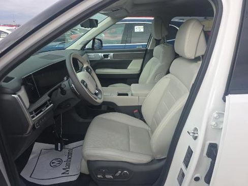 Used 2025 Hyundai Santa Fe Calligraphy AWD/4WD image 2