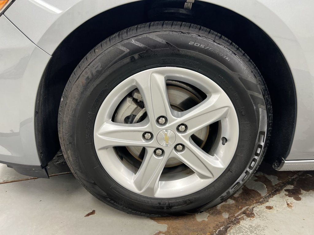 Used 2025 Chevrolet Malibu LS FWD image 25