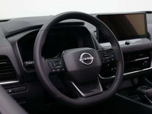 Used 2026 Nissan Rogue SL FWD image 14