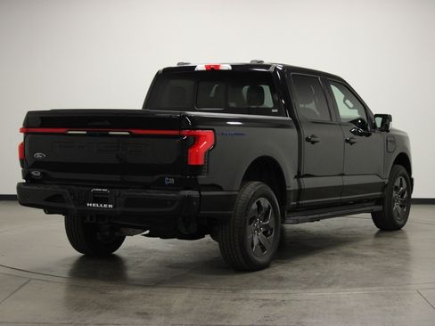 Used 2022 Ford F150 Lightning Lariat image 8