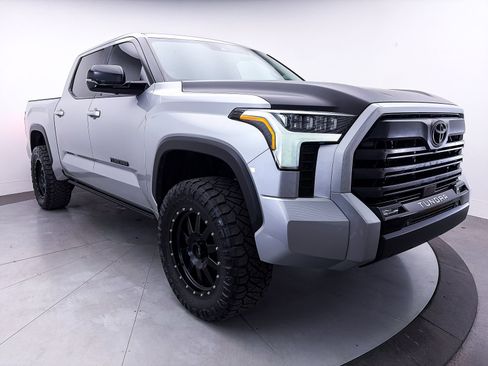 Used 2024 Toyota Tundra Limited AWD/4WD image 11
