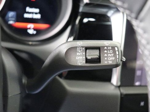 Used 2025 Porsche Macan image 39