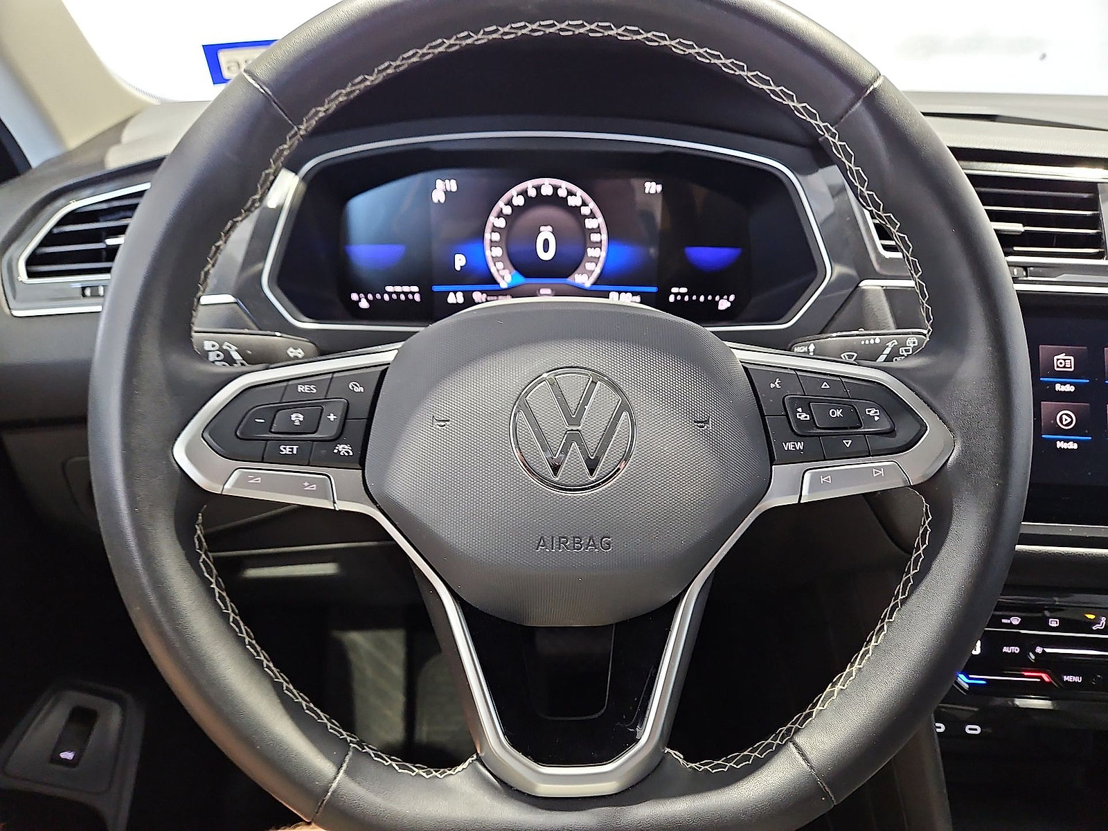 Certified 2024 Volkswagen Tiguan SE FWD image 21