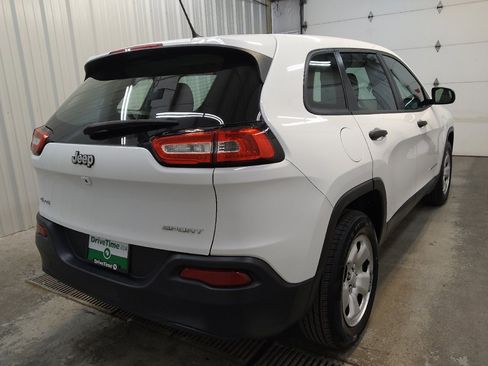 Used 2016 Jeep Cherokee Sport w/ Cold Weather Group AWD/4WD image 9