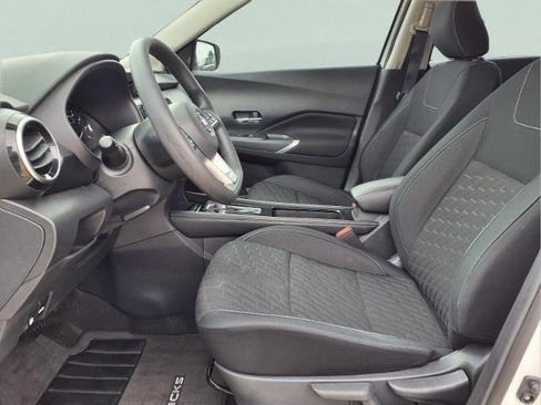 Certified 2021 Nissan Kicks SV FWD image 10