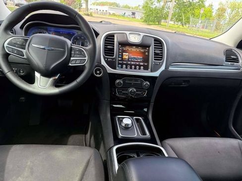 Certified 2023 Chrysler 300 Touring w/ Sport Appearance Package RWD image 13