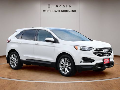 Used 2020 Ford Edge Titanium w/ Class II Trailer Tow Package AWD/4WD image 3
