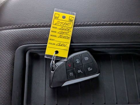 Certified 2024 GMC Yukon XL SLT image 36