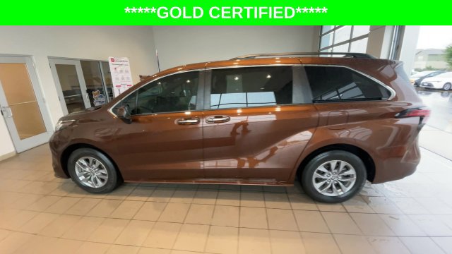 Certified 2022 Toyota Sienna XLE FWD image 7