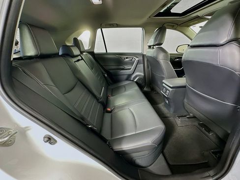 Used 2024 Toyota RAV4 XLE Premium image 28