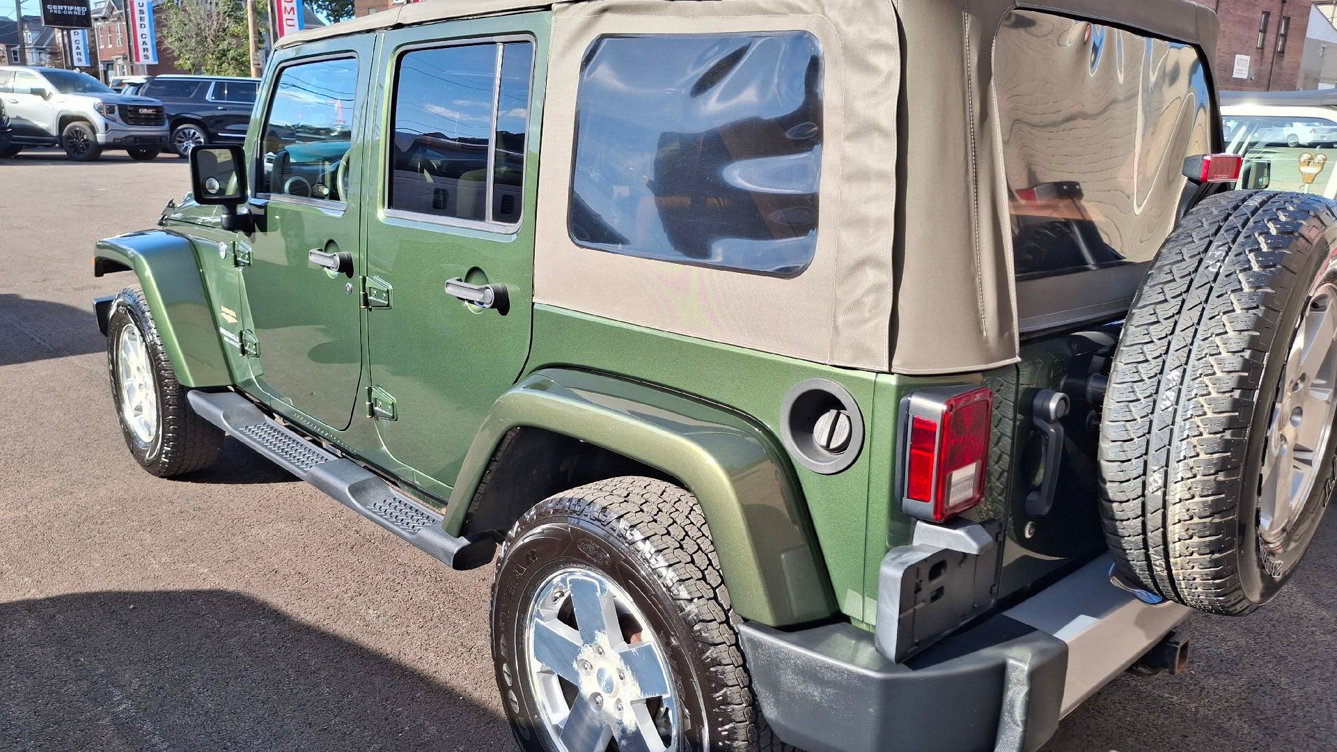 Used 2008 Jeep Wrangler Unlimited Sahara w/ Trailer Tow Group AWD/4WD image 4