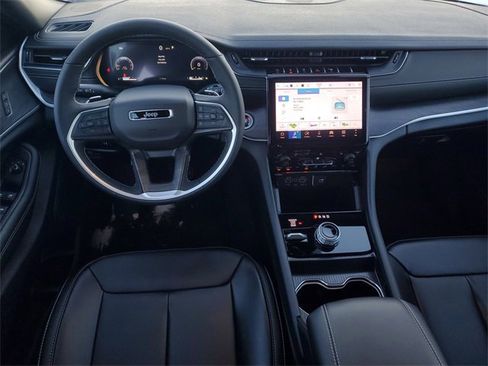 New 2025 Jeep Grand Cherokee L Limited w/ Trailer Tow Package image 14