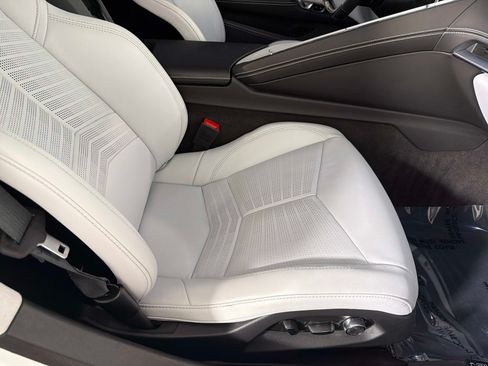 Used 2025 Chevrolet Corvette Z06 RWD image 24
