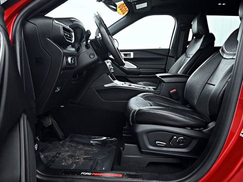 Used 2020 Ford Explorer ST w/ ST Street Pack image 5