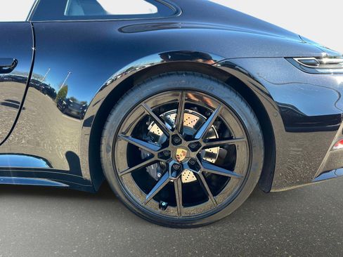 Used 2026 Porsche 911 Carrera image 9