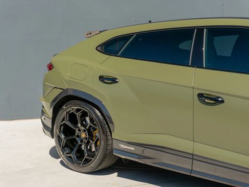 Used 2024 Lamborghini Urus Performante AWD/4WD image 33
