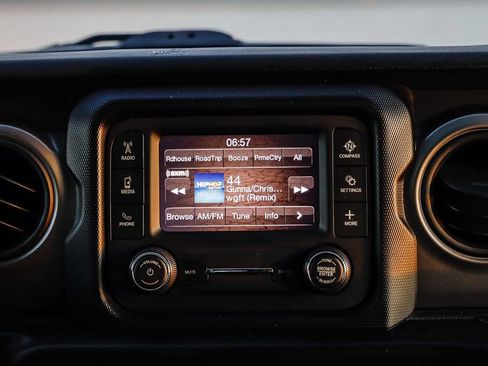 Used 2021 Jeep Wrangler Sport image 16