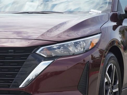 Used 2025 Nissan Sentra SV image 4