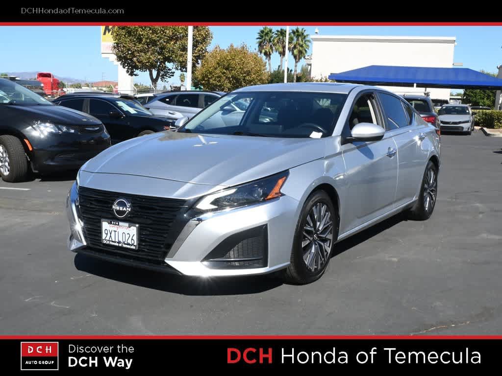 Used 2023 Nissan Altima 2.5 SV w/ SV Premium Package FWD image 1
