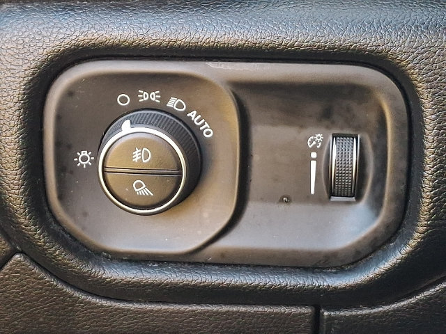 Used 2020 RAM 1500 Big Horn AWD/4WD image 9