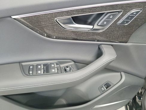 Used 2025 Audi Q7 3.0T Premium Plus image 10