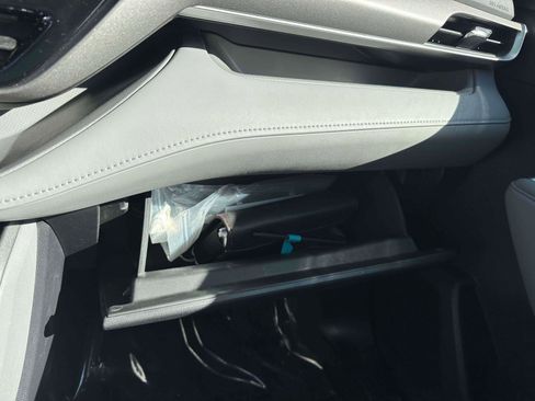 Used 2024 Toyota Highlander XLE image 35