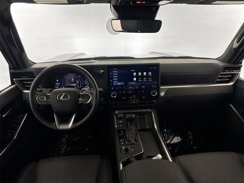 Used 2024 Lexus GX 550 image 21