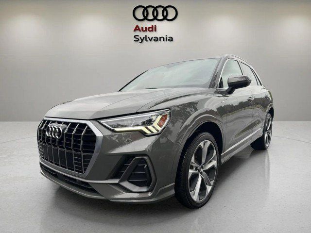 Used 2019 Audi Q3 2.0T Premium Plus w/ Premium Plus Package AWD/4WD image 3