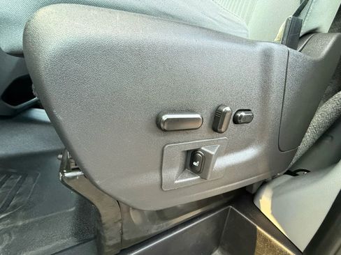 Used 2018 Ford Transit 250 130 Low Roof image 32