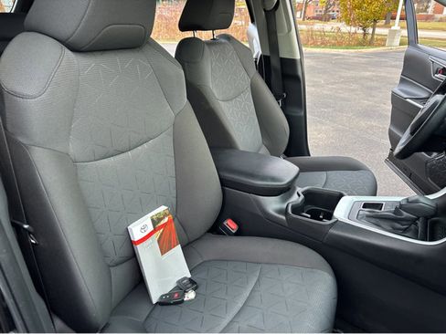 Used 2024 Toyota RAV4 XLE image 5