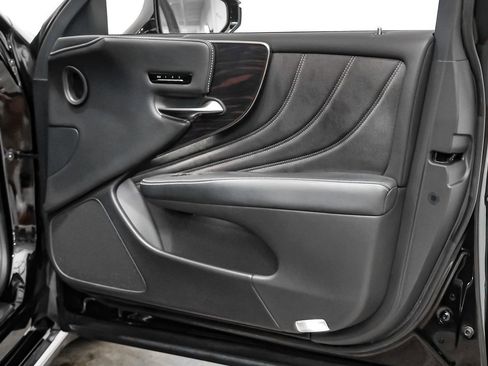 Used 2018 Lexus LS 500 w/ Luxury Package image 42