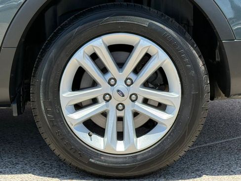 Used 2016 Ford Explorer XLT w/ Equipment Group 202A FWD image 27