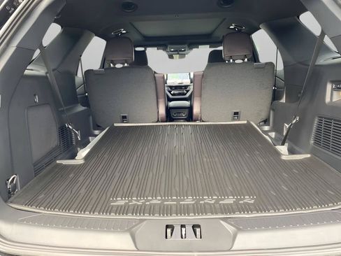 New 2026 Ford Explorer Platinum w/ LUX Leather Package AWD/4WD image 9