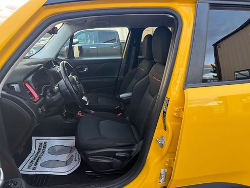 Used 2016 Jeep Renegade Trailhawk image 9