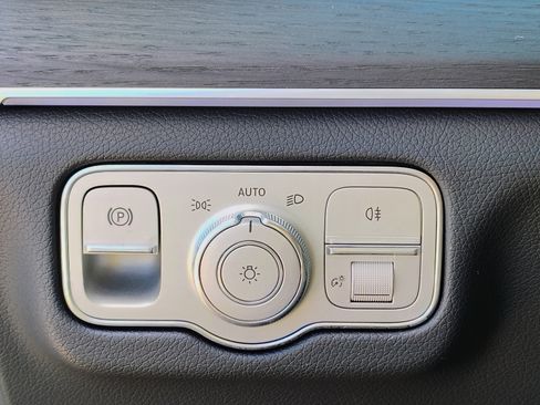 Certified 2026 Mercedes-Benz GLS 450 4MATIC image 33