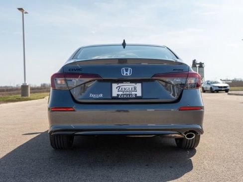 Used 2025 Honda Civic Sport image 6